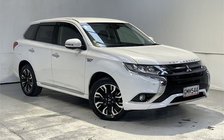 2016 Mitsubishi Outlander PHEV PREMIUM PACK Test Drive Form