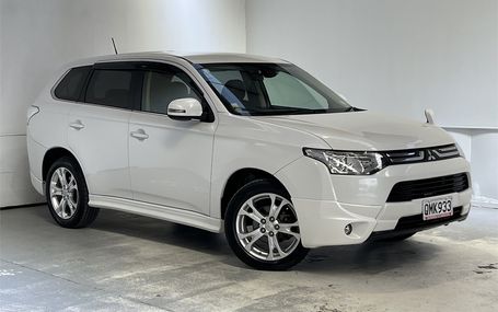 2012 Mitsubishi Outlander 24G 4X4 7 SEATER Test Drive Form