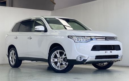 2013 Mitsubishi Outlander 7*SEATER WITH 18``ALLOYS AND 4WD Test Drive Form