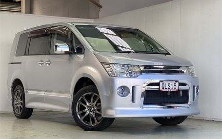 2011 Mitsubishi Delica D5 4WD WITH 18``ALLOYS Test Drive Form