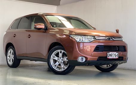 2013 Mitsubishi Outlander 7*SEATER 4WD WITH 18``ALLOYS Test Drive Form