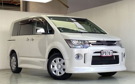 2011 Mitsubishi Delica ROADEST Test Drive Form