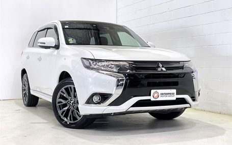 2018 Mitsubishi Outlander PHEV S EDITION 4X4 Test Drive Form