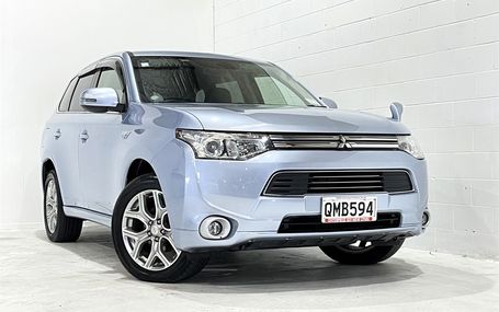 2013 Mitsubishi Outlander PHEV Test Drive Form