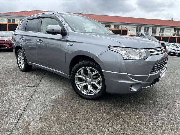 2013 Mitsubishi Outlander PHEV