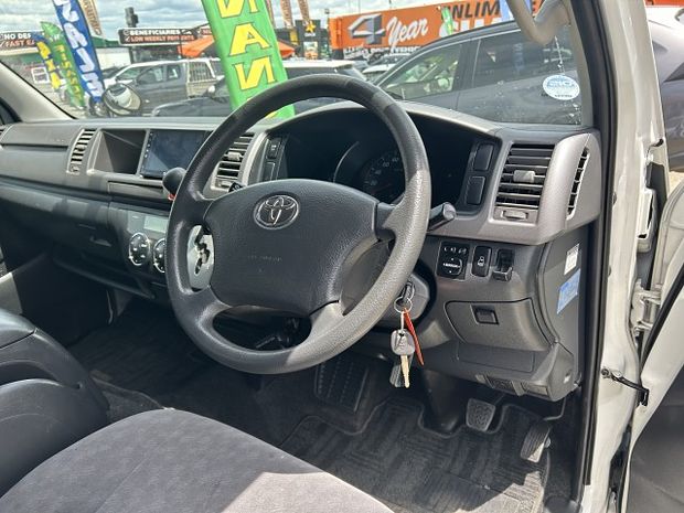 2013 Toyota Hiace 