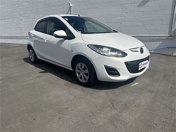 2013 Mazda Demio 