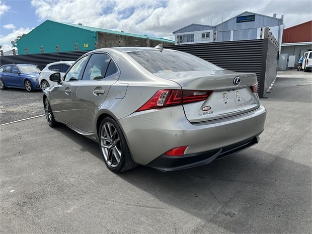 2013 Lexus IS 300H HYBRID