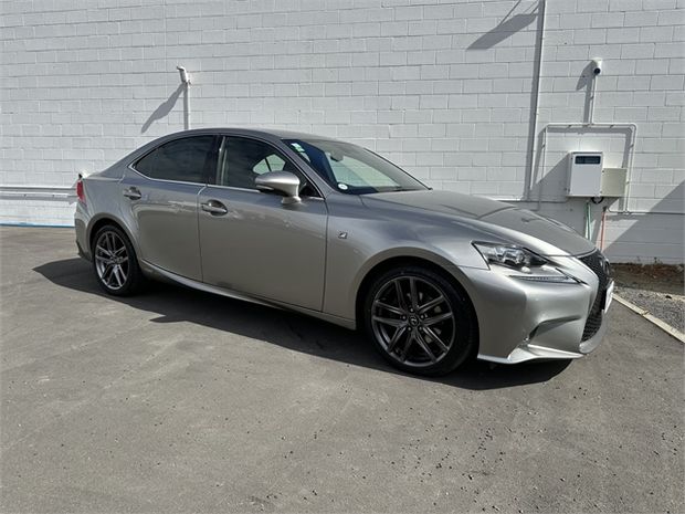 2013 Lexus IS 300H HYBRID