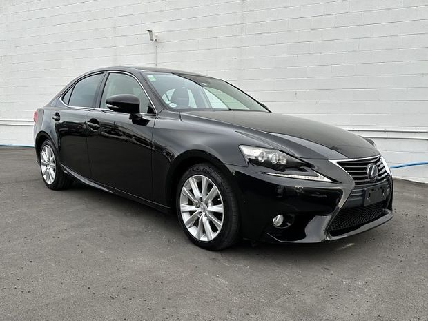 2014 Lexus IS 300H HYBRID