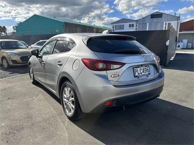 2014 Mazda Axela 