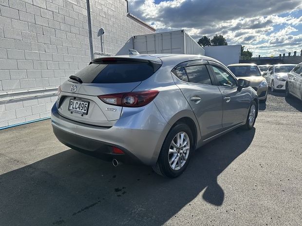 2014 Mazda Axela 