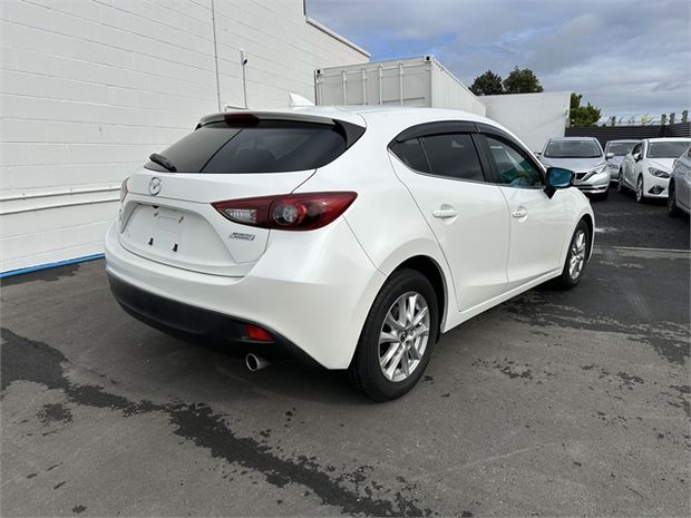 2015 Mazda Axela 