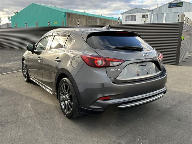 2018 Mazda Axela 