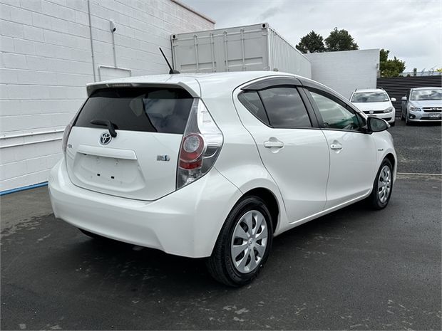 2012 Toyota Aqua Hybrid