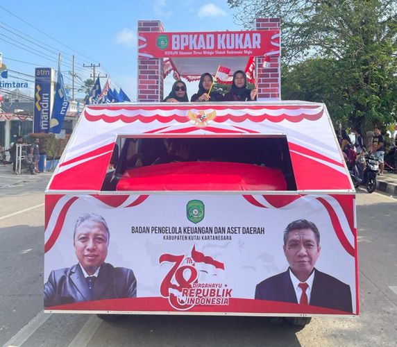 BPKAD berpartisipasi dalam Pawai Pembangunan KUKAR.