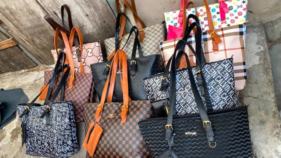 Tote bag ( whole sale deal of 5)