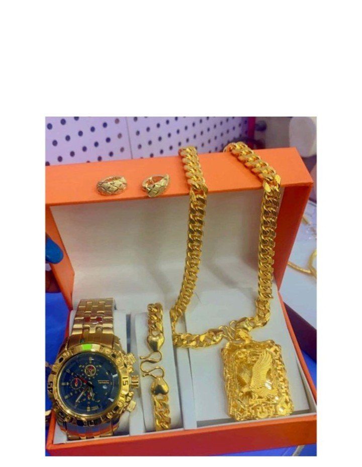 Pure golden Jewelery. (Quality)
