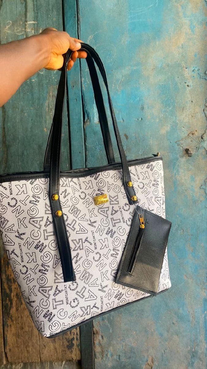 White and black mixed tote