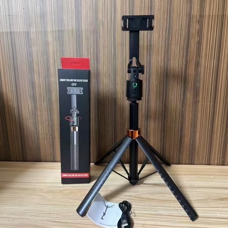 Q13 Ai tripod