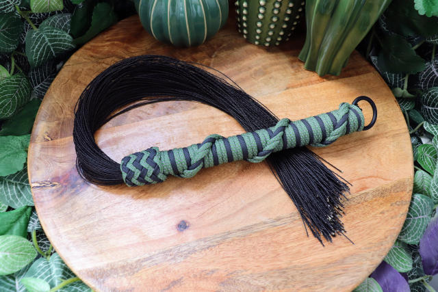 Flogger Dark Claw