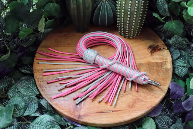 Flogger Silver Pink