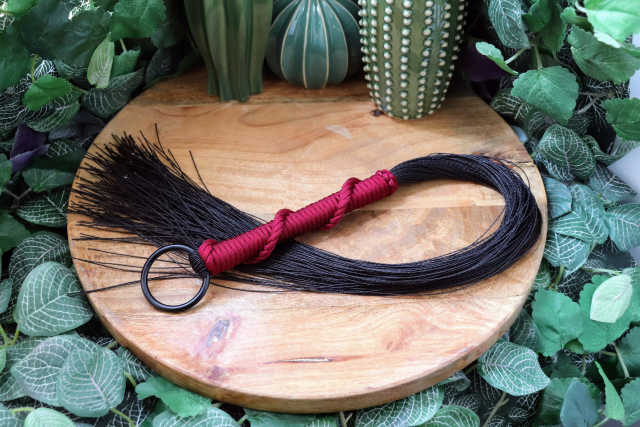 Flogger Burgundy's Claw