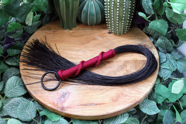 Flogger Burgundy's Claw