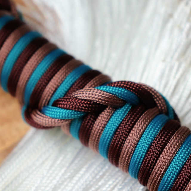 L'Obeissante - products.floggers.handle.