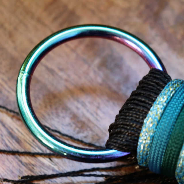 N° 169 - products.floggers.ring.ring-rainbow-steel