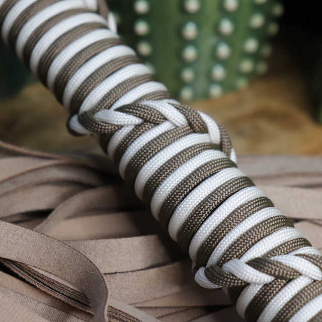 Embrass(e) me - products.floggers.handle.