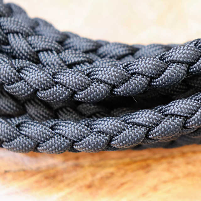 L'Obsidienne - products.floggers.matter.