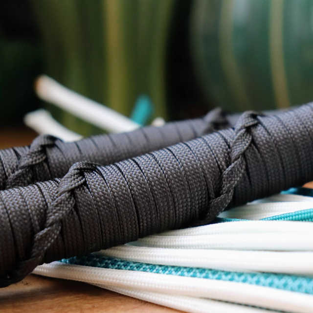 Let's train - products.floggers.handle.