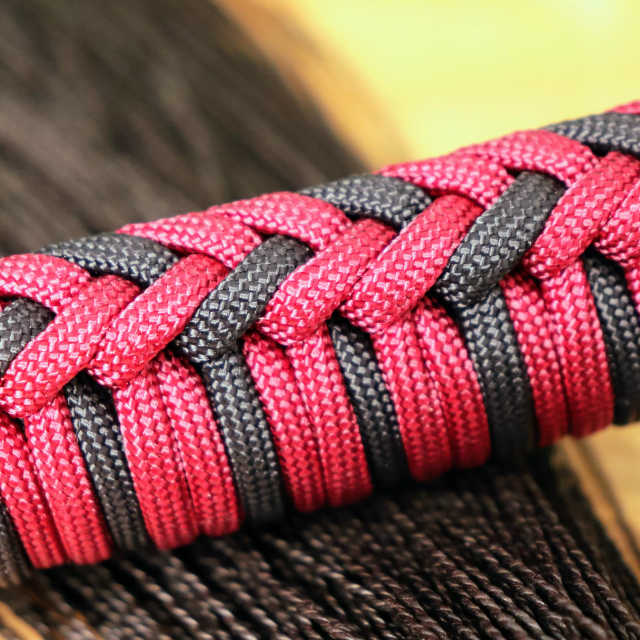 Nina's Claw - products.floggers.handle.