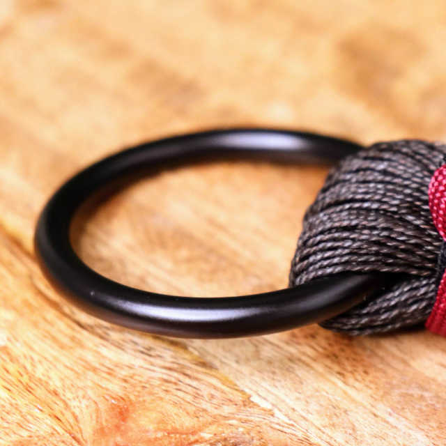 Nina's Claw - products.floggers.ring.ring-dark-steel-mat