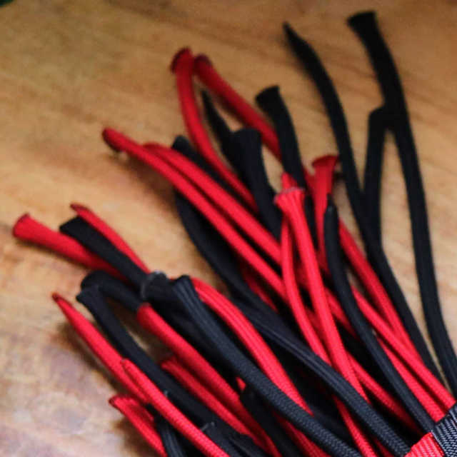 Les Sequins Rouges - products.floggers.matter.