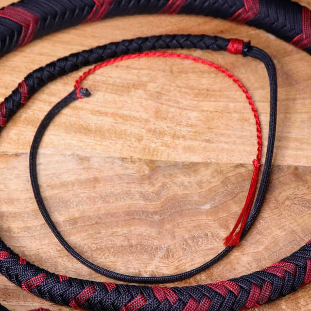 La Pour & La Contre - products.whips.whip-end.undefined