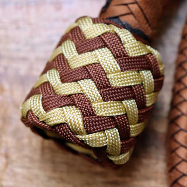 Premier Baiser - Select the knob knot