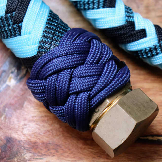 Les Amoureux - Select the knob knot