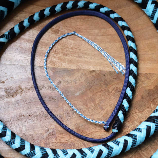 Les Amoureux - products.whips.whip-end.undefined