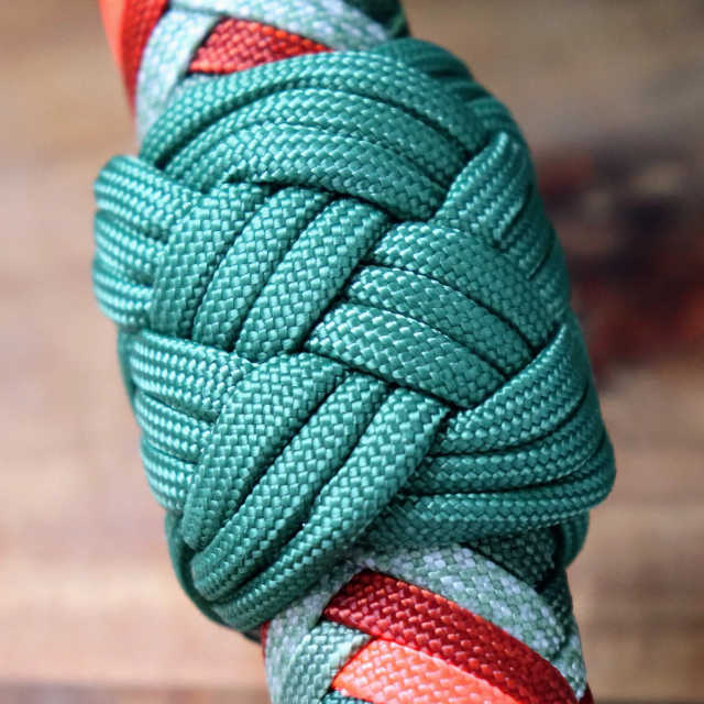 Poison Ivy - products.whips.handle-ring.undefined