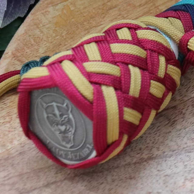 Eryn - Select the knob knot
