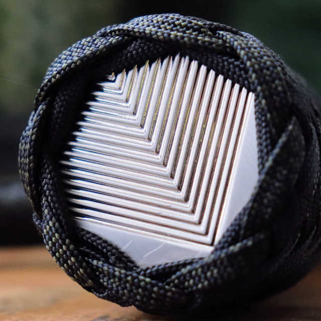 Silver Line - products.whips.knob-decoration.button-silver-line