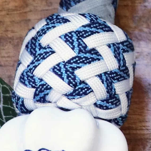 Cloud on Sky - Select the knob knot