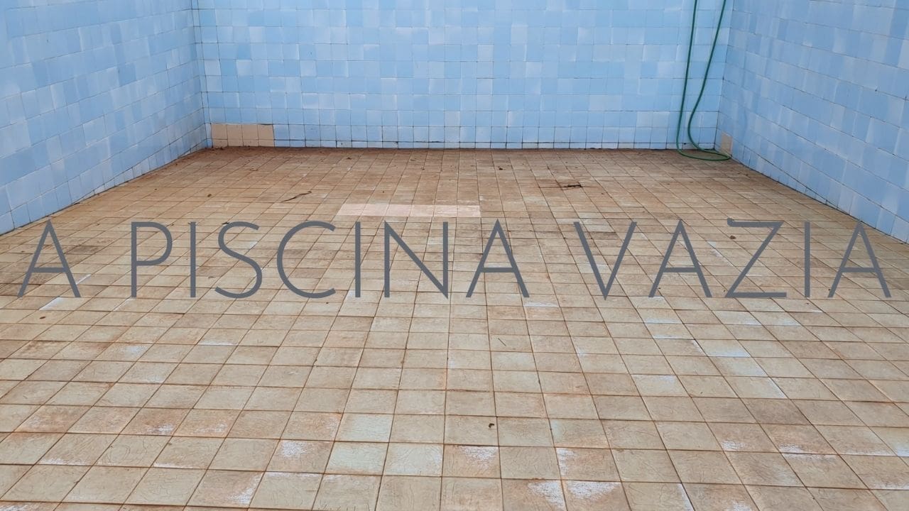 A piscina vazia