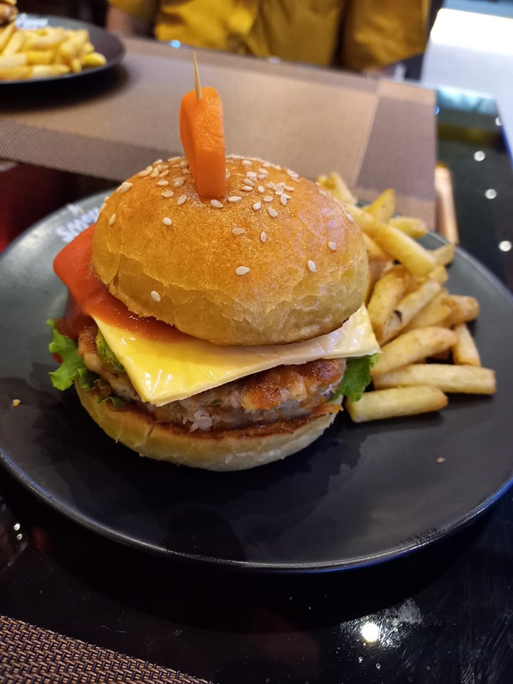 Chicken Cheese BURGER