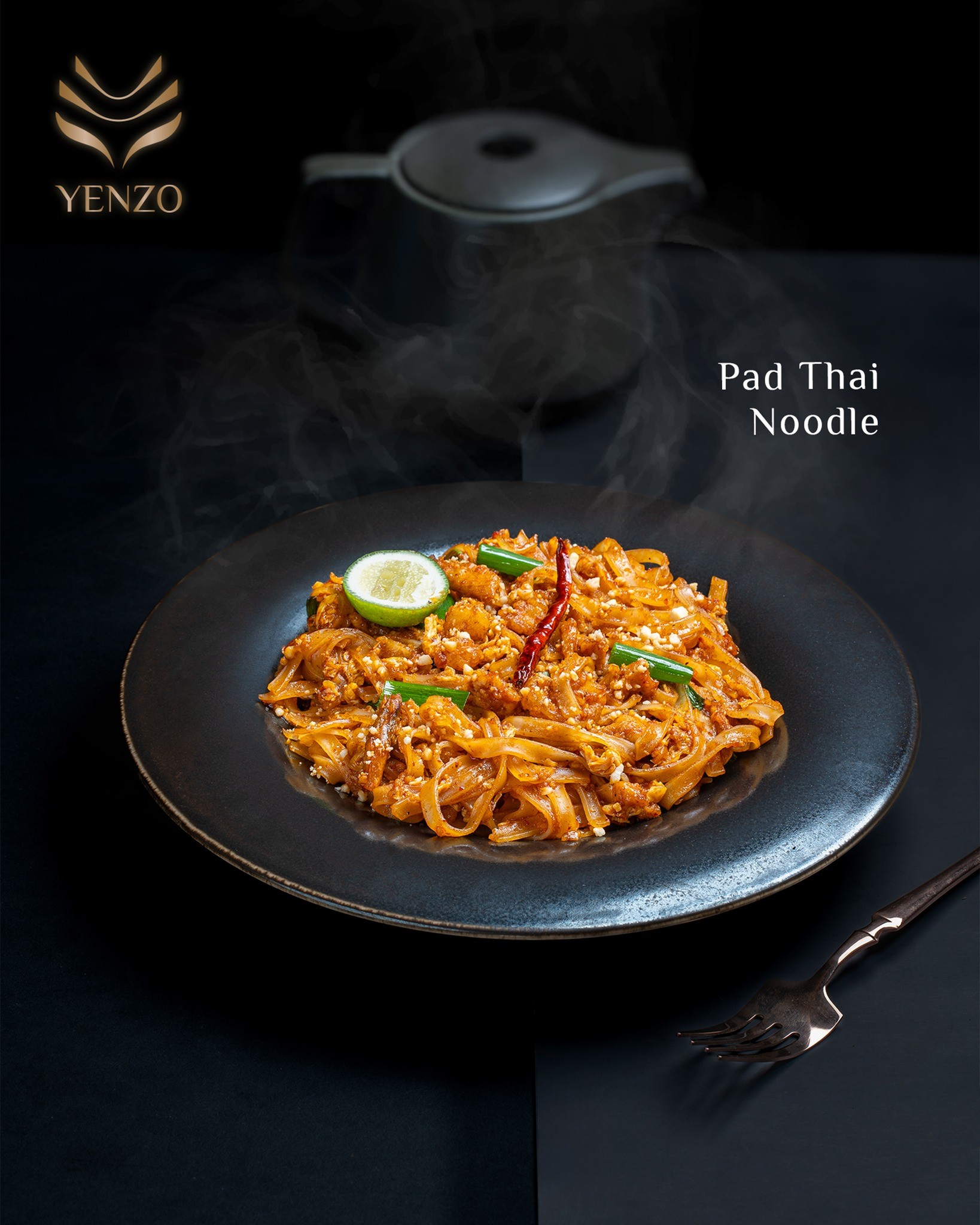 Pad Thai Noodle (Chicken & Prawn) 