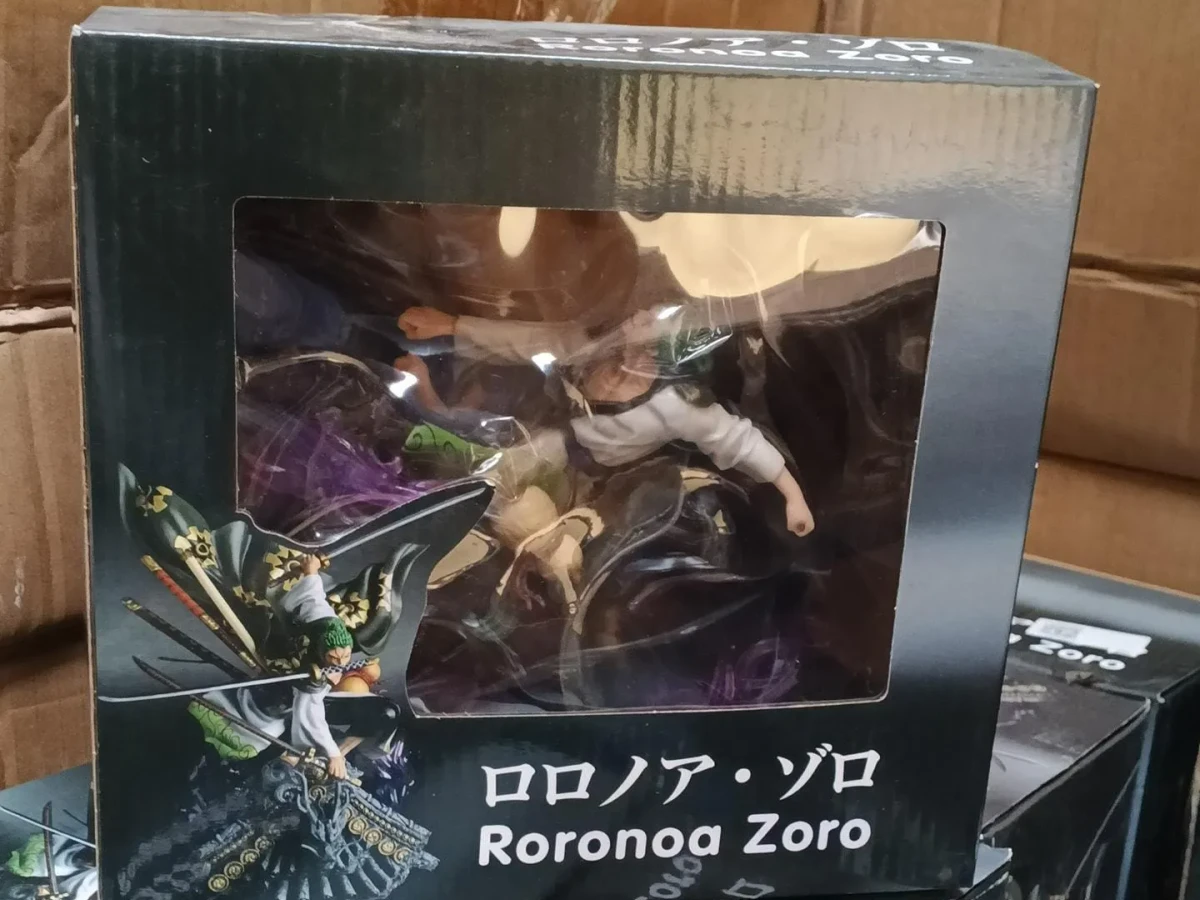 Mainan Action Figure Roronoa Zoro