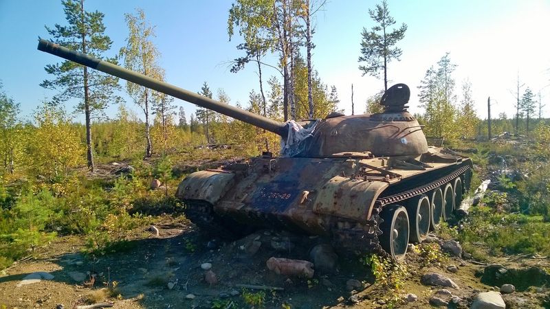 Paikkali ei voita T-55-tankkia, mutta kummankin omistaja pystyy vaikuttamaan maanpuolustusasioihin.