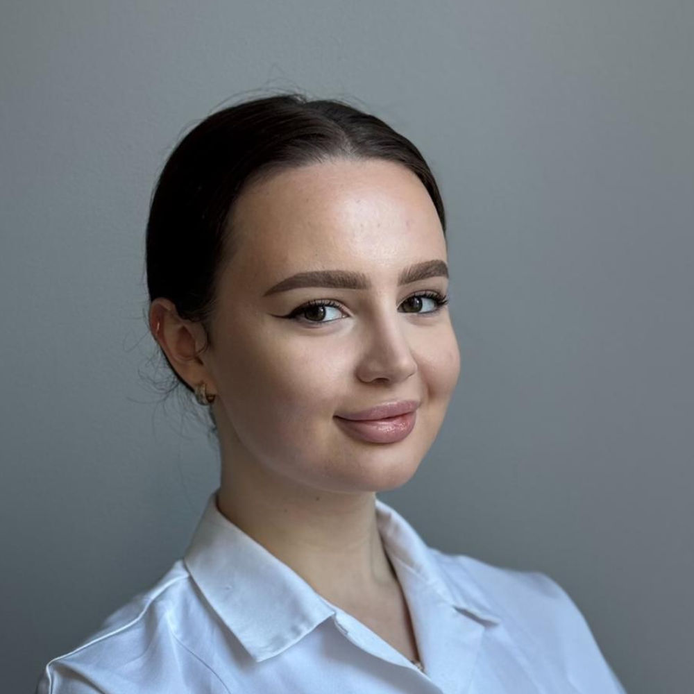 Elīna Veļesova